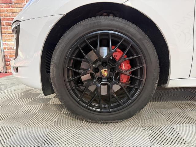 Porsche Macan image 9