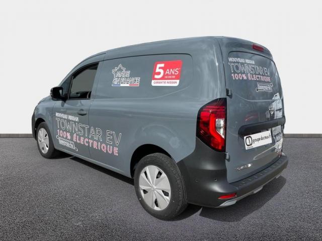 Nissan Townstar image 9