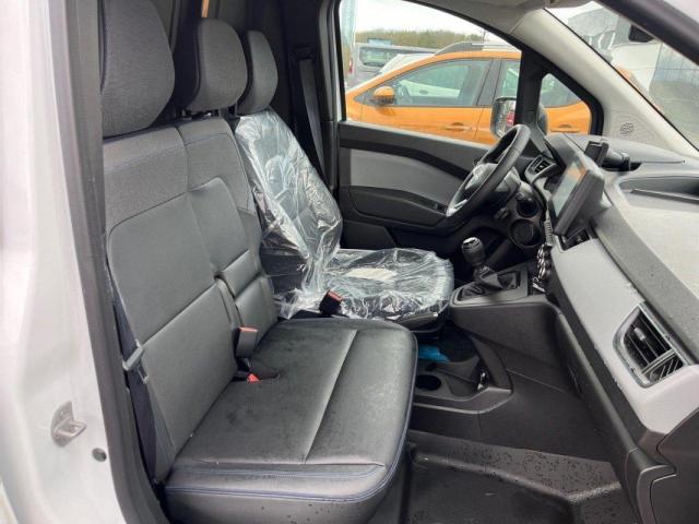 Nissan Townstar image 7