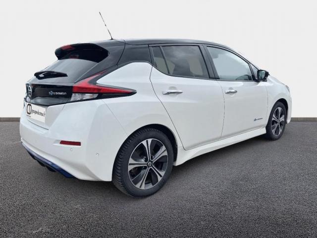 Nissan Leaf image 2