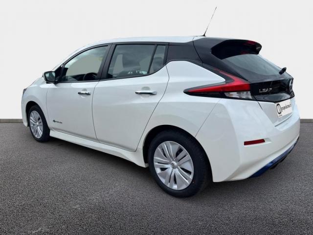 Nissan Leaf image 2