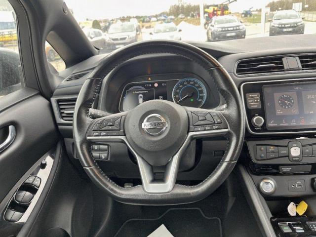Nissan Leaf image 2