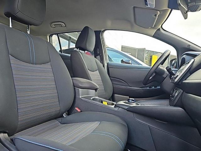 Nissan Leaf image 2