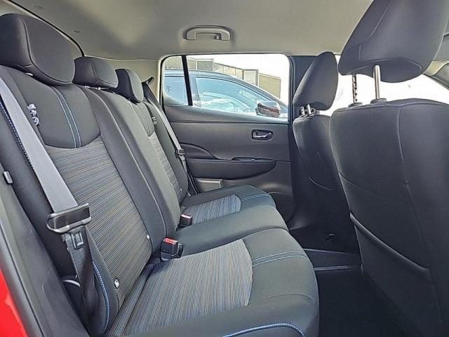 Nissan Leaf image 4