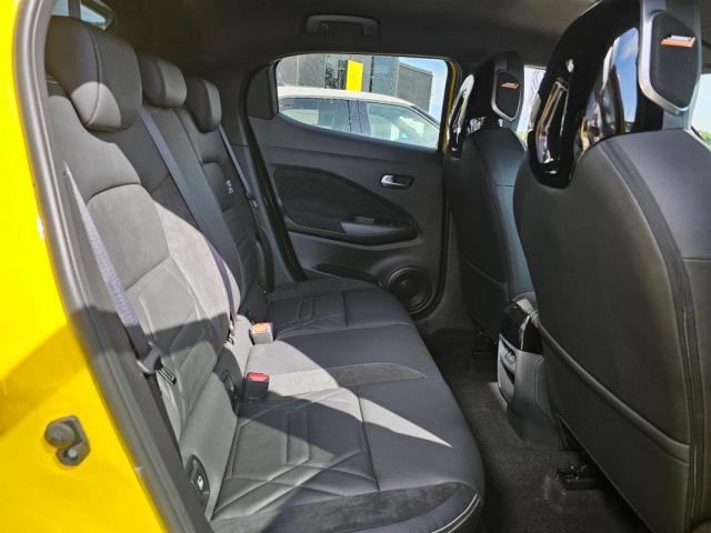 Nissan Juke image 9