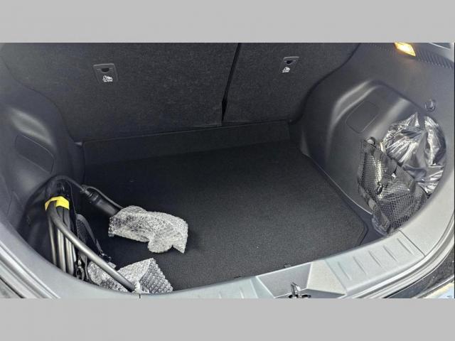 Nissan Leaf image 2
