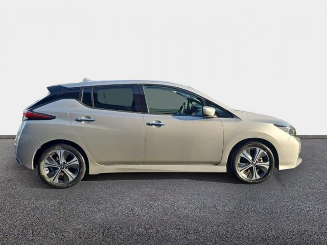 Nissan Leaf image 9