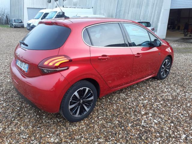 Peugeot 208 image 1