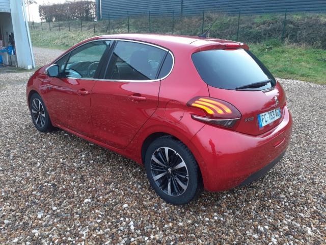 Peugeot 208 image 6