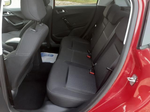 Peugeot 208 image 3