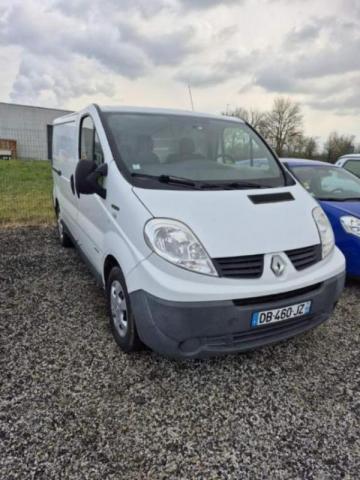 Renault Trafic image 2