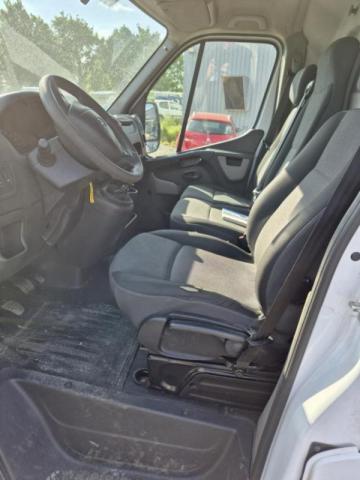 Renault Master image 2