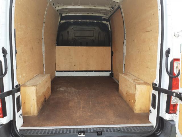 Renault Master image 9
