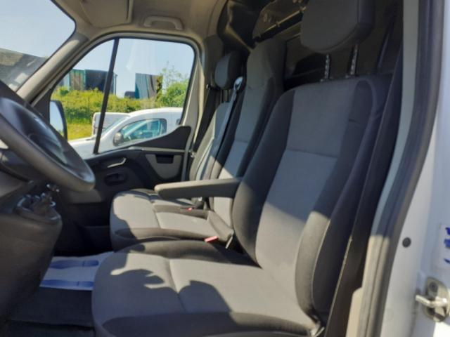 Renault Master image 1