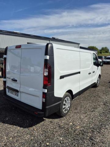 Renault Trafic image 2
