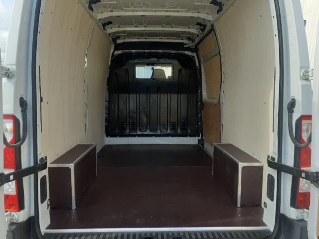 Renault Master image 1