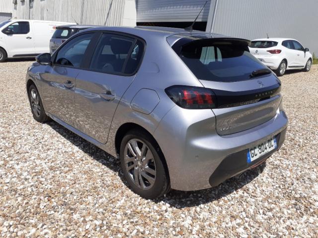 Peugeot 208 image 9
