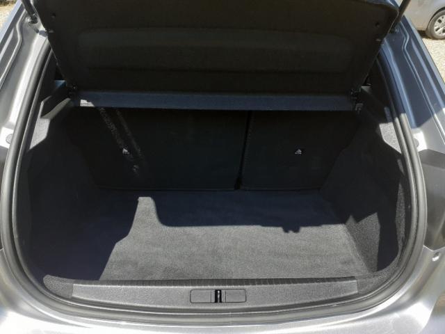 Peugeot 208 image 7