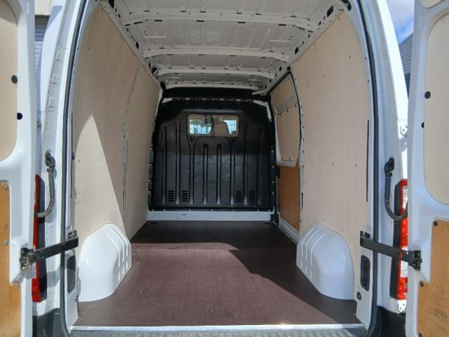 Renault Master image 9