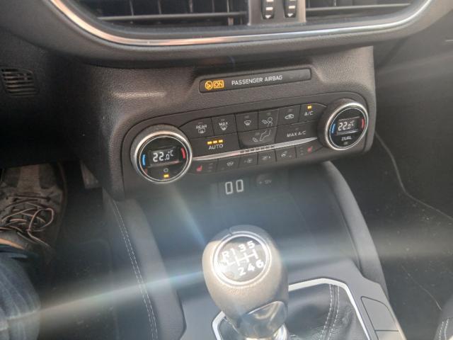 Ford Focus image 9