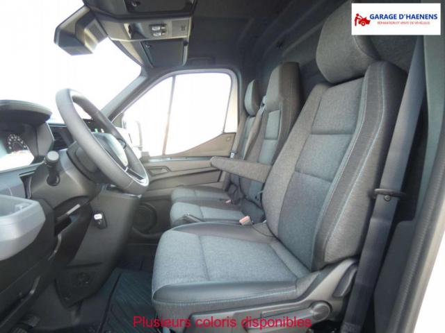 Renault Master image 2