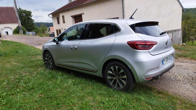 Renault Clio image 1