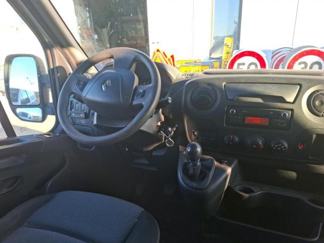 Renault Master image 1