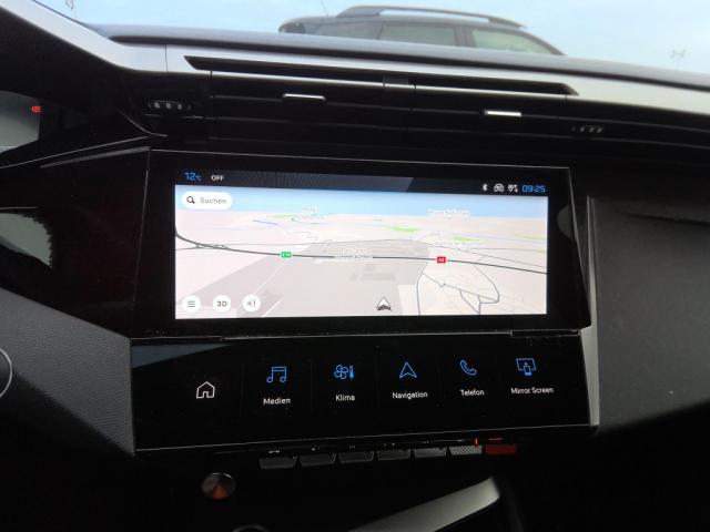 Peugeot 308 image 2
