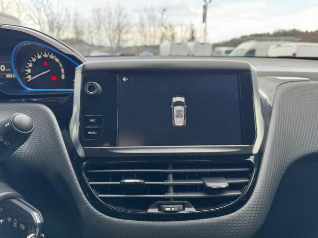 Peugeot 2008 image 8