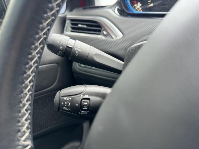 Peugeot 2008 image 2