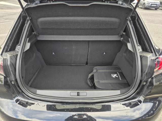 Peugeot 208 image 5