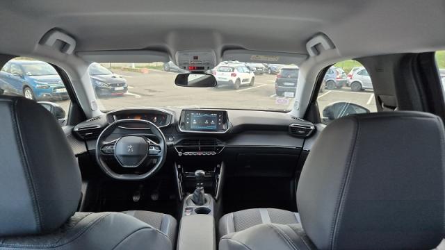 Peugeot 2008 image 8