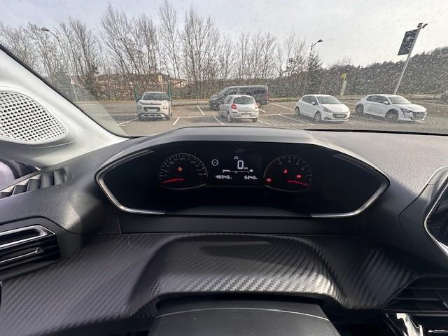 Peugeot 208 image 8