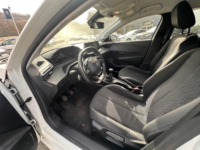 Peugeot 208 image 7