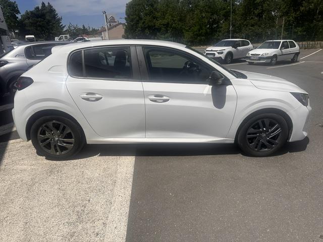 Peugeot 208 image 4