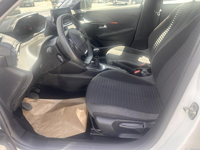 Peugeot 208 image 1