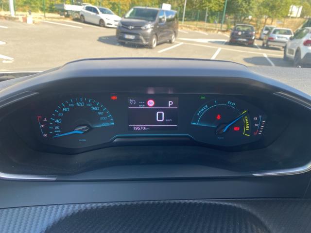 Peugeot 2008 image 2