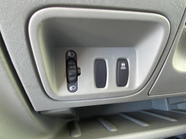 Renault Trafic image 2
