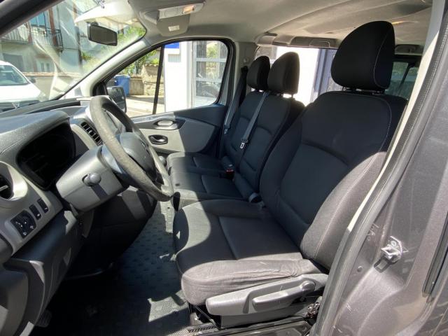 Renault Trafic image 9