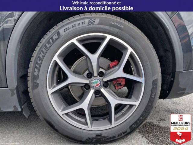 Alfa Romeo Stelvio image 5