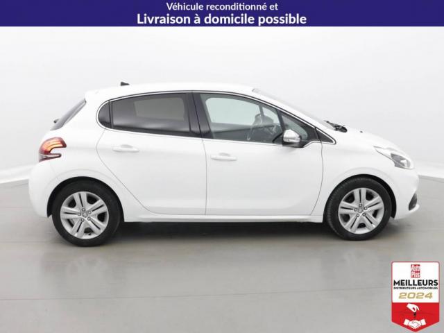 Peugeot 208 image 9