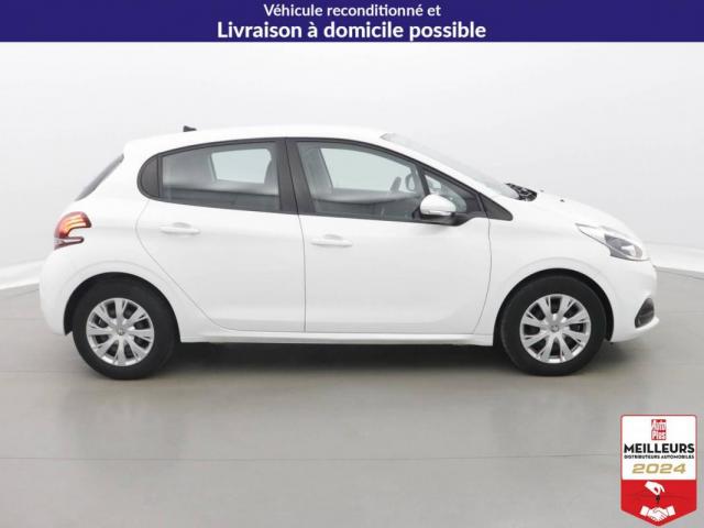 Peugeot 208 image 1