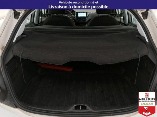 Peugeot 208 image 6