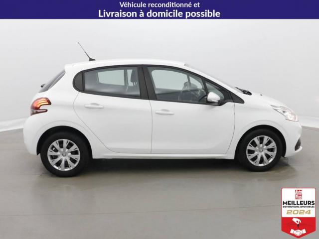 Peugeot 208 image 9