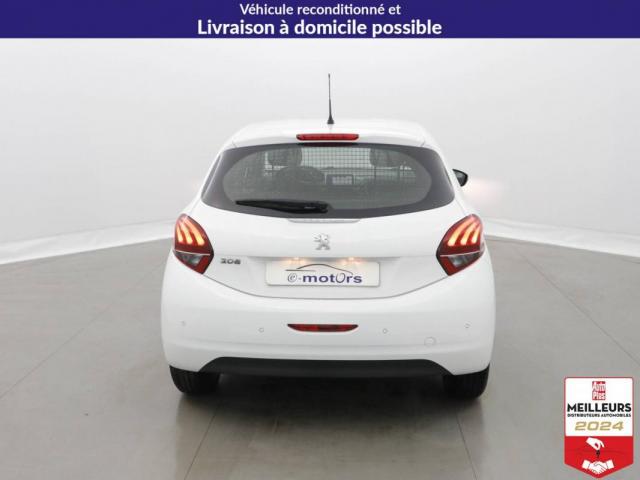 Peugeot 208 image 7
