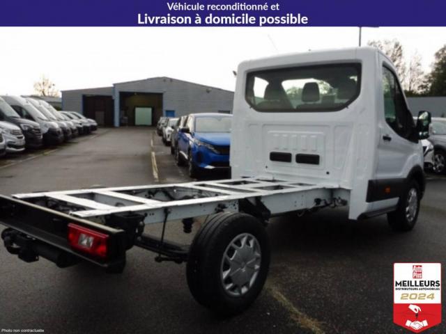 Ford Transit image 9
