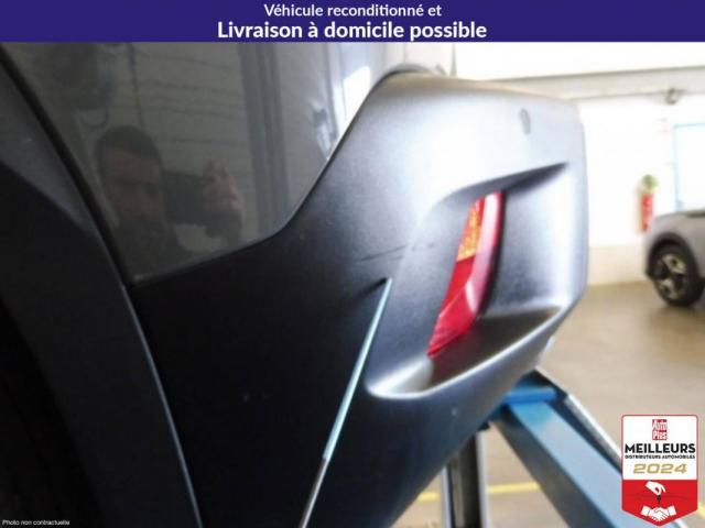 Peugeot 2008 image 8