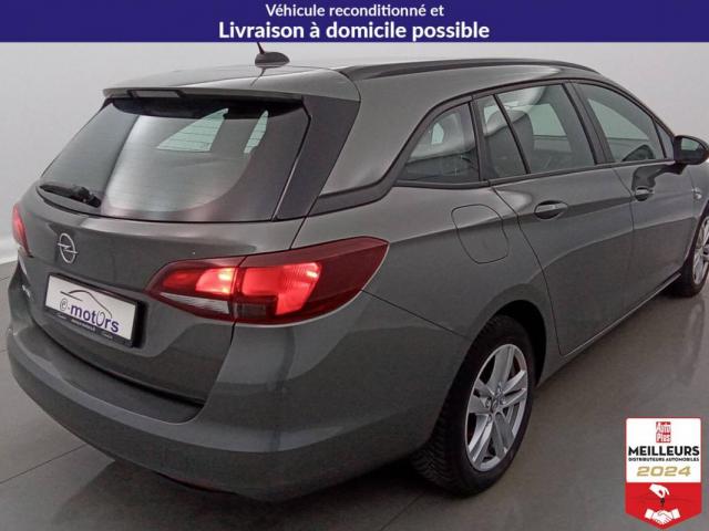 Opel Astra Sports Tourer image 6