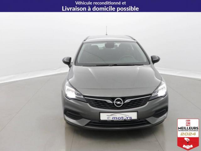 Opel Astra Sports Tourer image 9