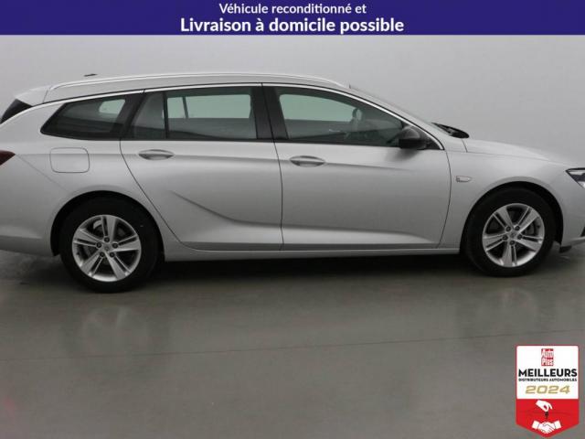 Opel Insignia Sports Tourer image 2